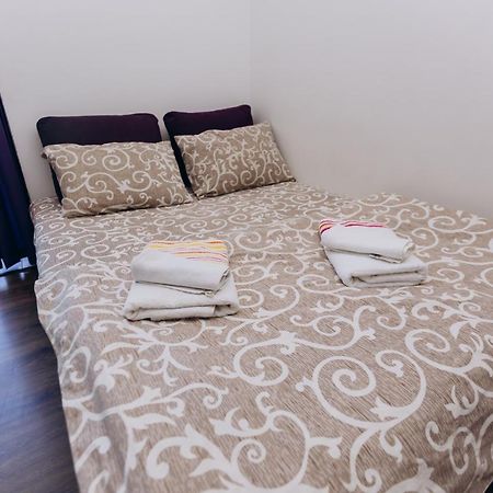 Нові Apartments Біля Жд Вокзалу Ivano Frankivsk Bagian luar foto