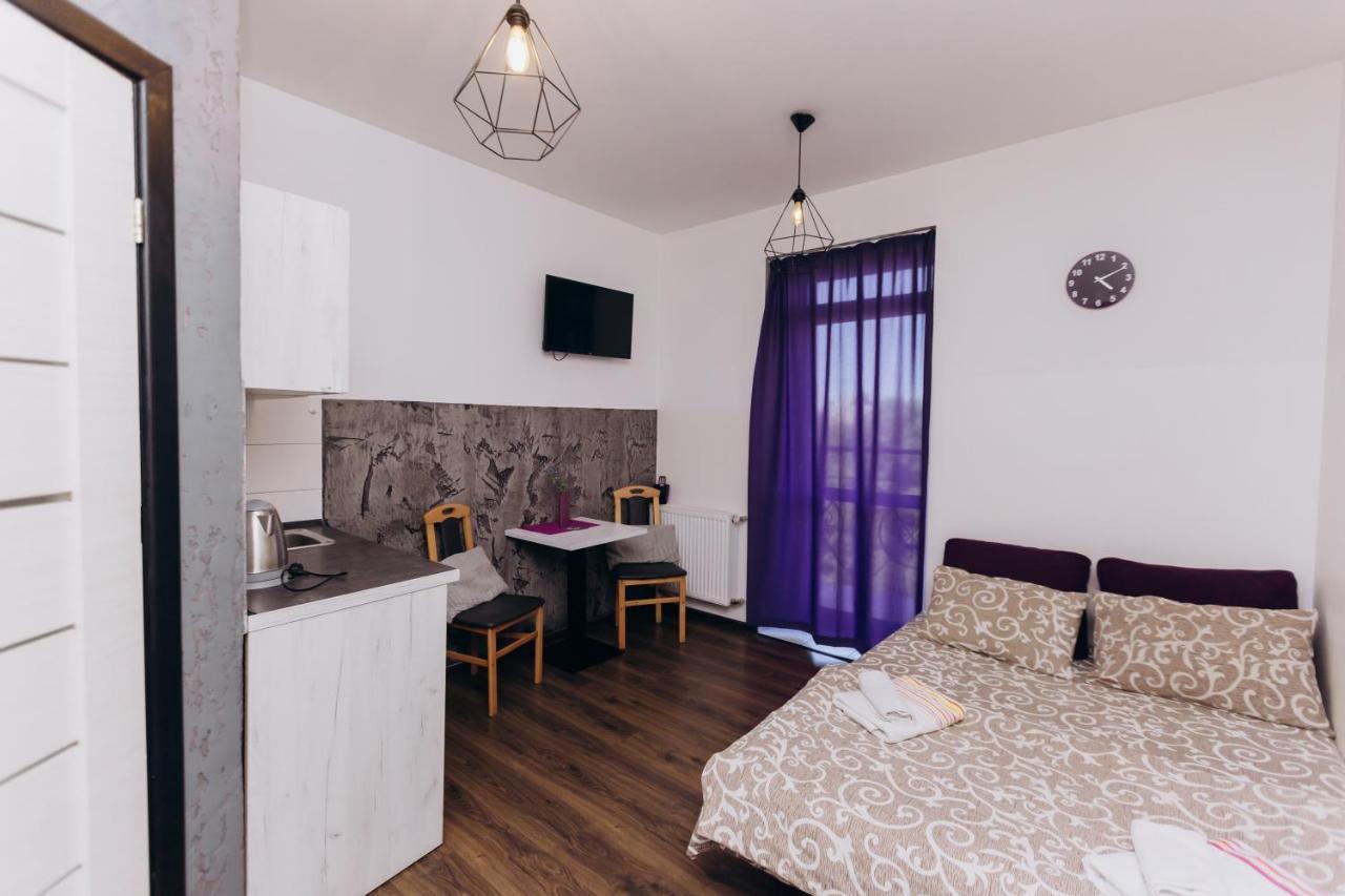 Нові Apartments Біля Жд Вокзалу Ivano Frankivsk Bagian luar foto