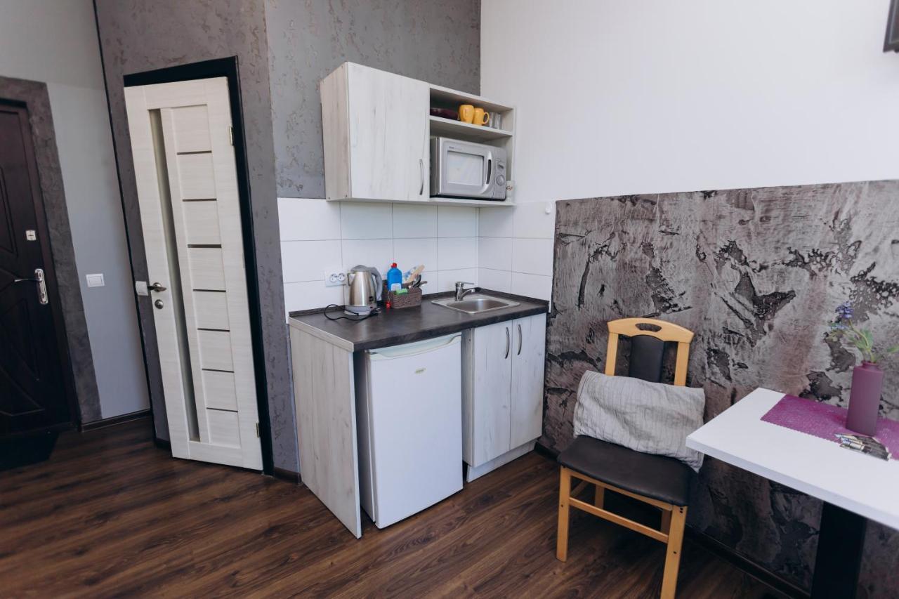 Нові Apartments Біля Жд Вокзалу Ivano Frankivsk Bagian luar foto