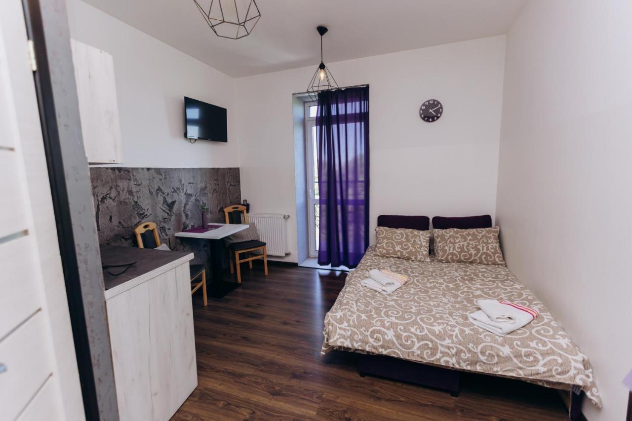 Нові Apartments Біля Жд Вокзалу Ivano Frankivsk Bagian luar foto