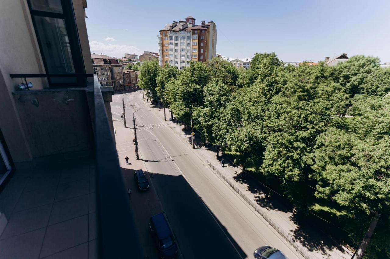 Нові Apartments Біля Жд Вокзалу Ivano Frankivsk Bagian luar foto